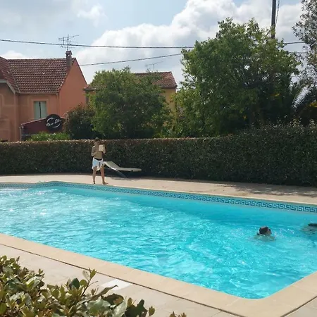 Les Jardins De La Liberte Golfe-Juan